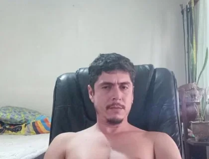 Handsome Guy Masturbates and Eyaculates for You