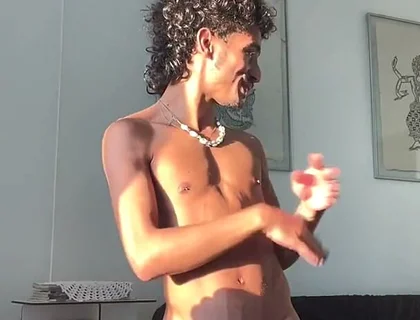 Exhibing My Naked Body in the Sunlight