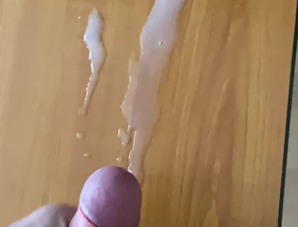 A Big Cumshot with a 15cm Cock Would Flood Your Mouth