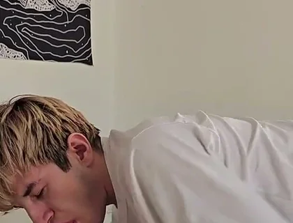 Invited a Friend to Visit, Fucked Him in the Mouth and Came