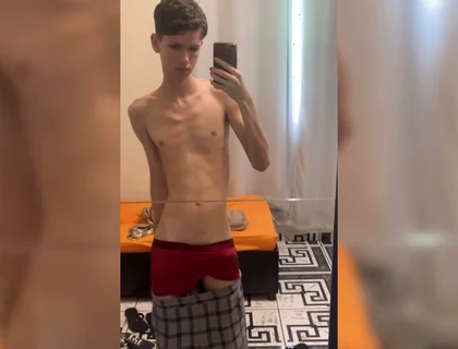 Skinny Jaw Cracks with Cock Size