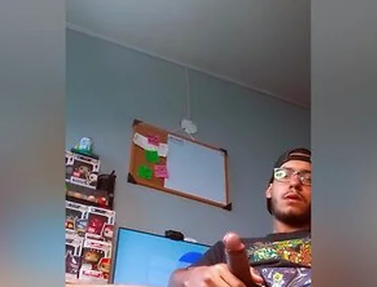 Cum Gamer In The Office Showing His Ass And Filling It With Sperm