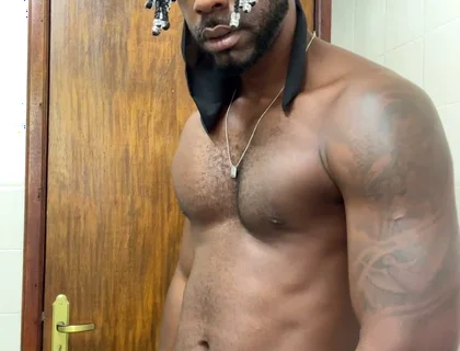 10 Inches Black Guy Masturbating and Cum