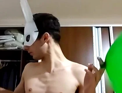 Bunny Looner Blowing up Big Balloons While Jerking off on Stream