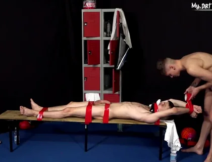Bench-bound Sub Captivity