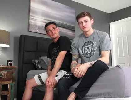 Landon Wells And Bobby Owens - Fucks Raw