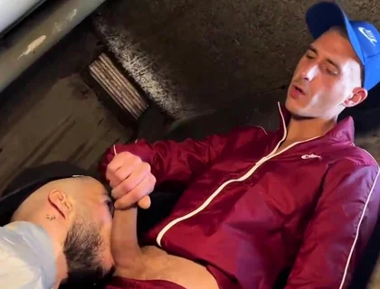Big sportwear cock for slobbery sucker , kabyle bonhommme