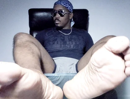 I Expose My Bright Male Soles (2) (2025)
