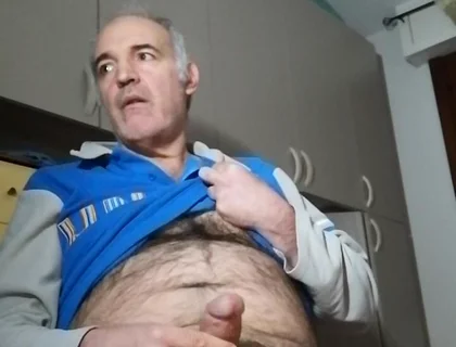 A Nice Cumshot Before Going to Sleep!