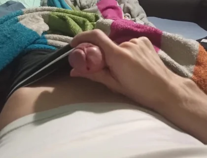 In the Morning, the Guy Decided to Jerk off a Little