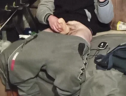 Cumshot in the Place Where I Go to Masturbate and Plus Before the Videos I Made Controll