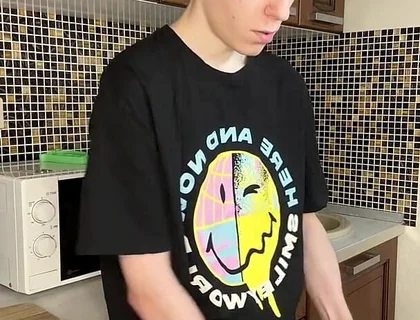 Young Twink's Gushing Cum Delight