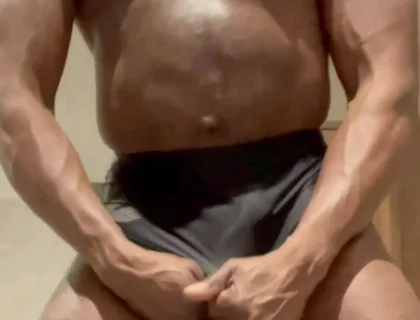 Sexy Black Muscle Stepdad Vibrating Sex Toy Wank