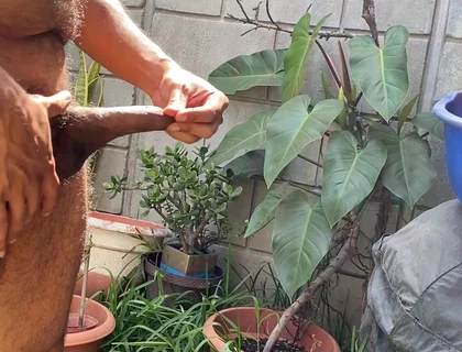 Solo handjob while i tan outside