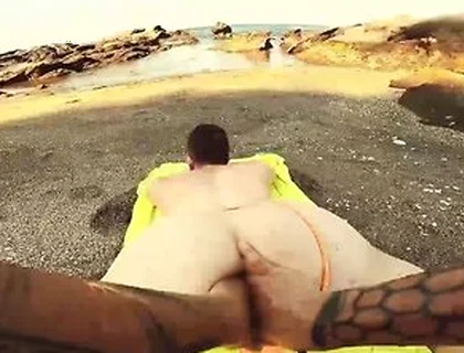Yoshi Kawasaki Stretches Hole