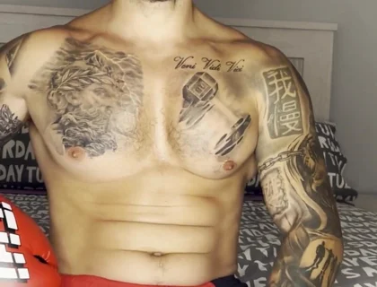 Boxing Cum with No Hands