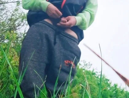 Masturbate at Public