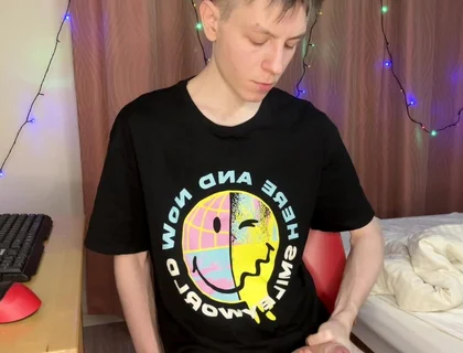 Quick Dorm Jerk Makes 23cm Cock Squirt Everywhere