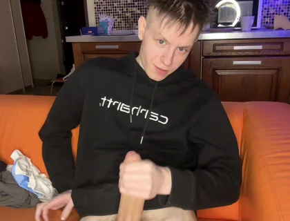 Hand Pump Session Builds to Uncontrollable Twink Cum