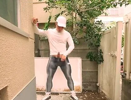 Yoshi Kawasaki Shows Exciting Outdoor Wank