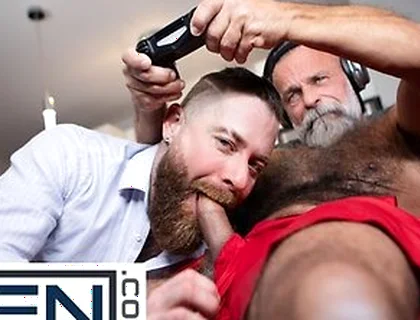 Men - Stepdaddy Cakes Sucks His Boyfriend Stepdaddy Johns Dick While He Is Gaming, Then Takes A Ride