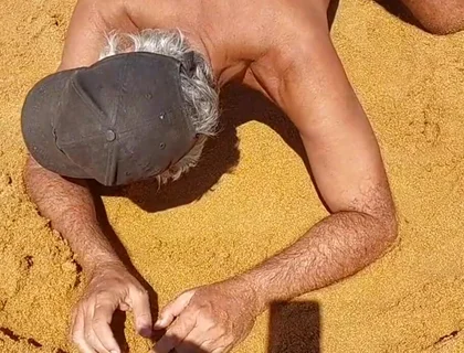 Ladysilva Hot Ass on the Beach, Go Fuck Me