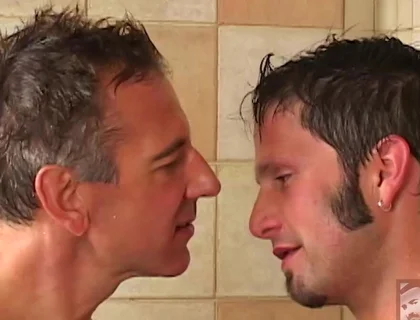 Stepdaddy Hunt: 4 Shower Buddies