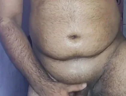 Beefy Hairy Muscular Man Cumshot Video