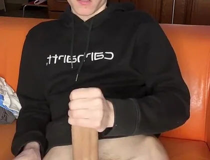 Hand Pump Session Builds to Uncontrollable Twink Cum