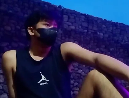 Asian Twink Outdoor Session with Cumshot