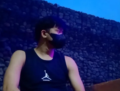 Asian Twink Outdoor Session with Cumshot